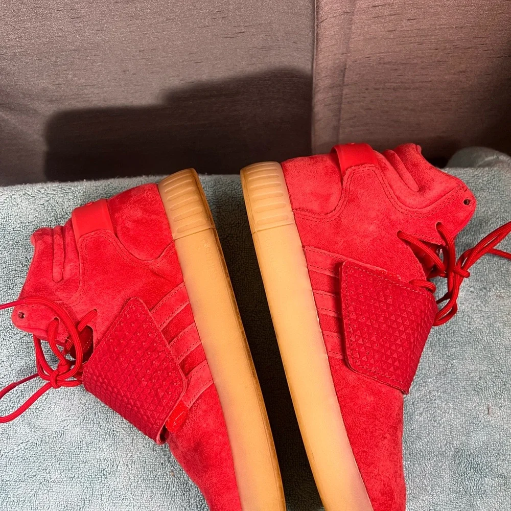 Adidas RED SUADE Tubulars Invader Strap with gum/translucent bottom Size 8.5